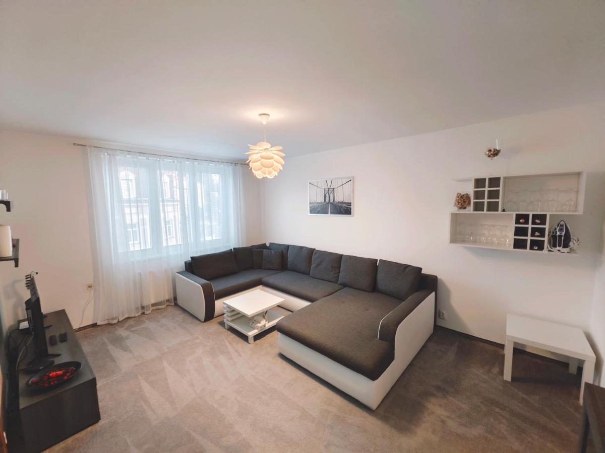 Apartman V Centru كارلوفي فاري المظهر الخارجي الصورة