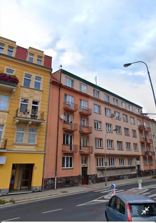 Apartman V Centru كارلوفي فاري المظهر الخارجي الصورة